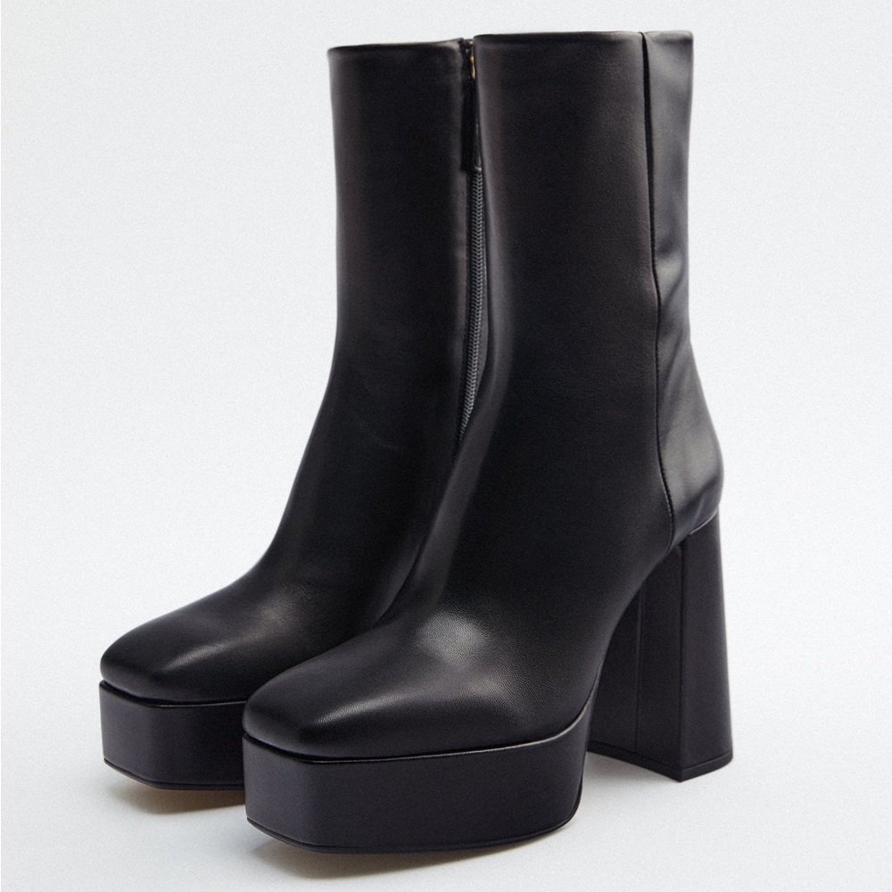 Black leather Platform square toe boots